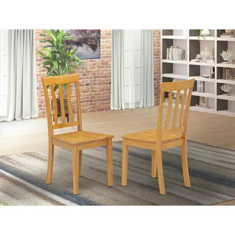 Sedia da cucina e sala da pranzo stile medievale, seduta in legno