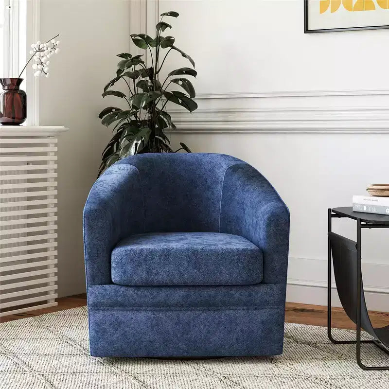Poltrona girevole decorativa in classico stile scandinavo