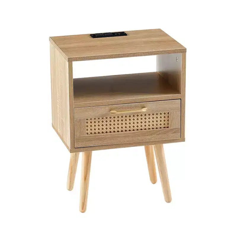 Tavolino laterale in rattan da 15.75 con presa di corrente e porte USB, comodino moderno con cassetto e gambe in legno massello, tavolino per soggiorno, camera da letto, naturale