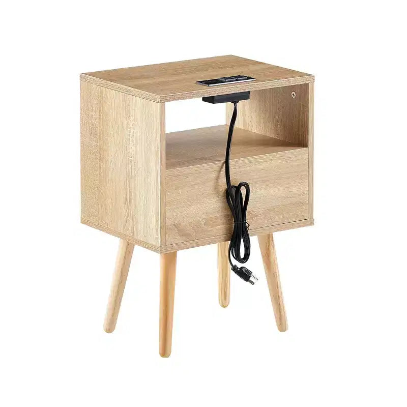 Tavolino laterale in rattan da 15.75 con presa di corrente e porte USB, comodino moderno con cassetto e gambe in legno massello, tavolino per soggiorno, camera da letto, naturale